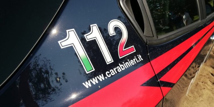 Spara verso l’abitazione della madre e del compagno: arrestato 24enne